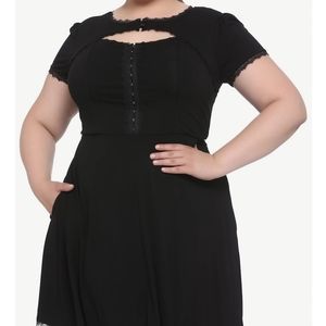 Hot topic black key hole plus dress sz 1 nwt